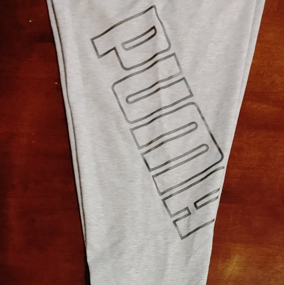 Puma work out capri pants